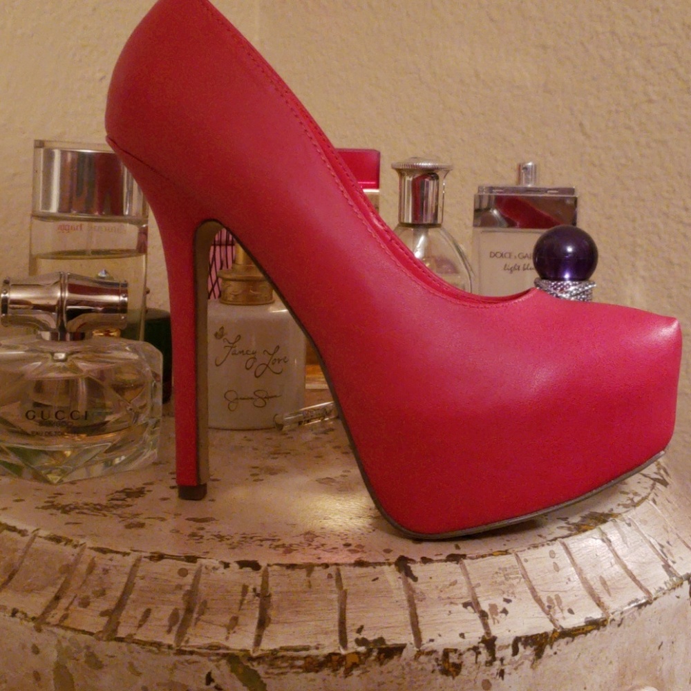 Breckelle's Red Heels
